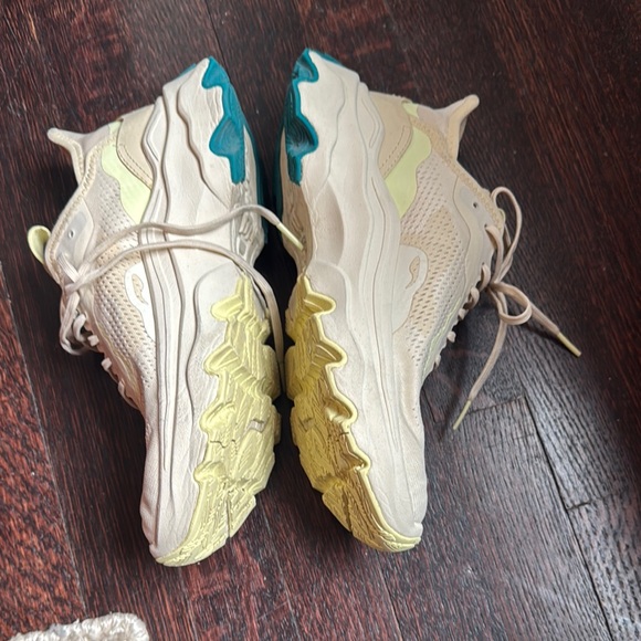 Kinetic Breakthru Day Lace Sneaker - Picture 3 of 4